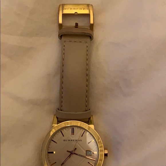 Burberry watch - Picture 3 of 4